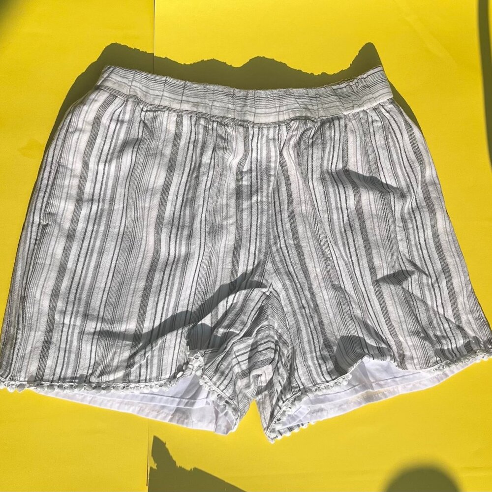 Women's Striped Linen Shorts With Lining